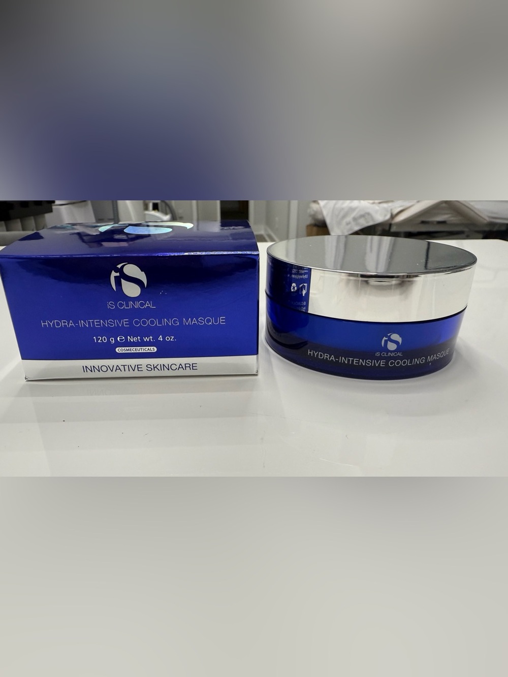 NWT iS Clinical Hydra-Intensive Cooling Masque 120g Exp 10/2027